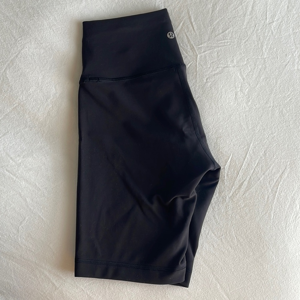 Lululemon Wunder Train High-Rise Short 6”